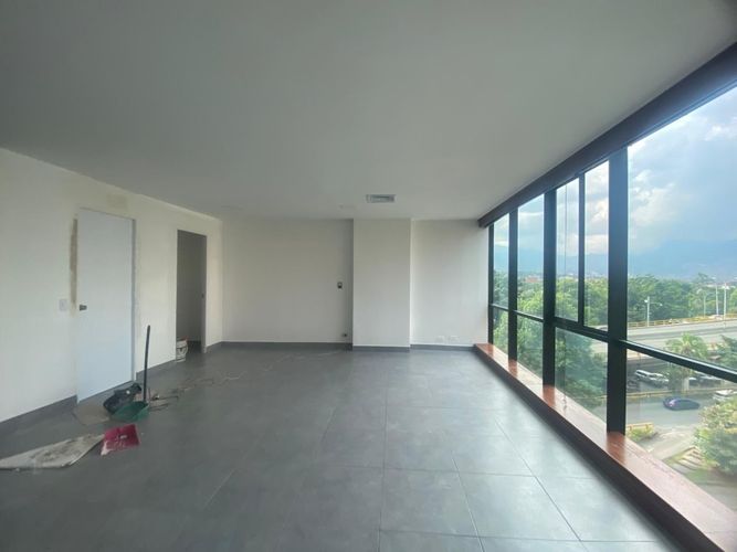 Oficina en venta en Oviedo, Medellín, 40 m² · foto 4 de 5