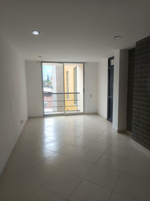 Apartamento de 2 alcobas en venta en Niquia, Bello, 58 m² · foto 2 de 11