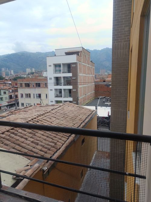 Apartamento de 2 alcobas en venta en Niquia, Bello, 58 m² · foto 3 de 11