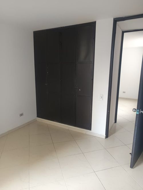 Apartamento de 2 alcobas en venta en Niquia, Bello, 58 m² · foto 9 de 11