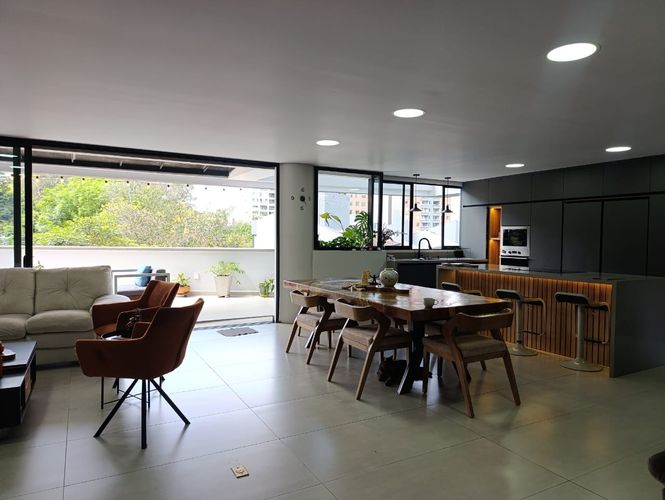 Apartamento en venta en El Poblado, Medellín · foto 2 de 19