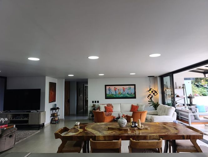Apartamento en venta en El Poblado, Medellín · foto 4 de 19