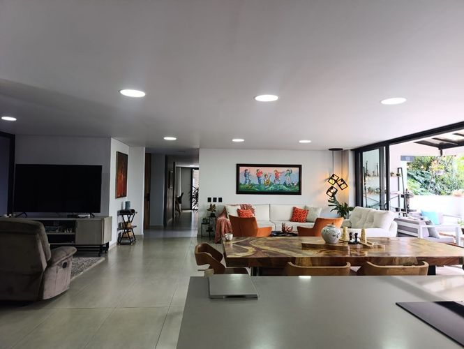 Apartamento en venta en El Poblado, Medellín · foto 5 de 19