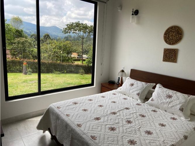 Casa de 3 alcobas en venta en La Ceja, 330 m² · foto 10 de 11