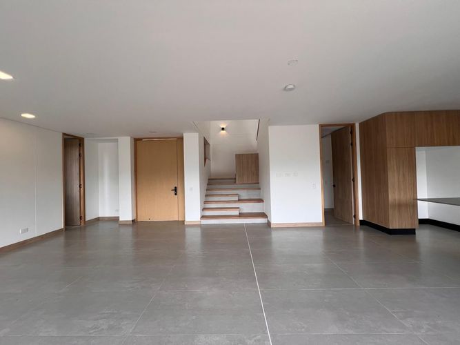 Casa de 3 alcobas en venta en Sajonia, Rionegro, 326 m² · foto 9 de 17