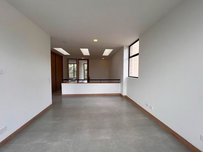 Casa de 3 alcobas en venta en Sajonia, Rionegro, 326 m² · foto 12 de 17