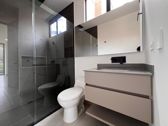 Casa de 3 alcobas en venta en Sajonia, Rionegro, 326 m² · foto 14 de 17
