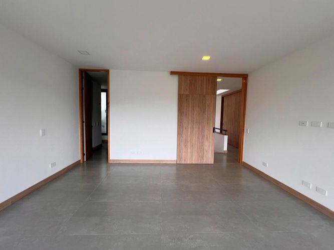 Casa de 3 alcobas en venta en Sajonia, Rionegro, 326 m² · foto 11 de 17