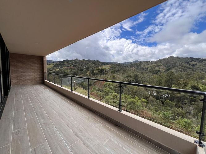 Casa de 3 alcobas en venta en Sajonia, Rionegro, 326 m² · foto 17 de 17