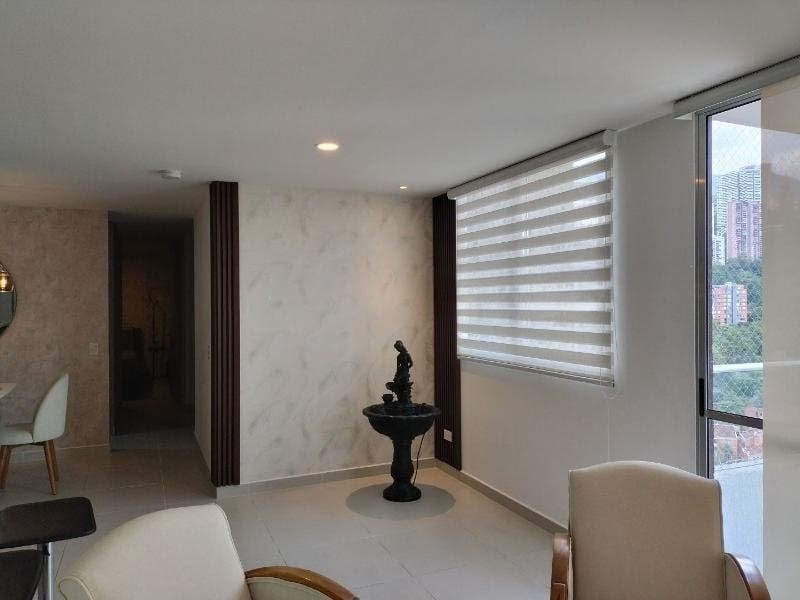 Apartamento en arriendo en El Poblado, Medellín · foto 3 de 19