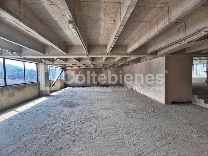 Oficina en arriendo en La Aldea, La Estrella, 860 m² · foto 4 de 6