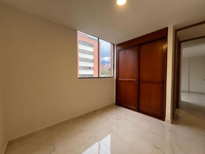 Apartamento de 3 alcobas en arriendo en El Poblado, Medellín, 89 m² · foto 13 de 18