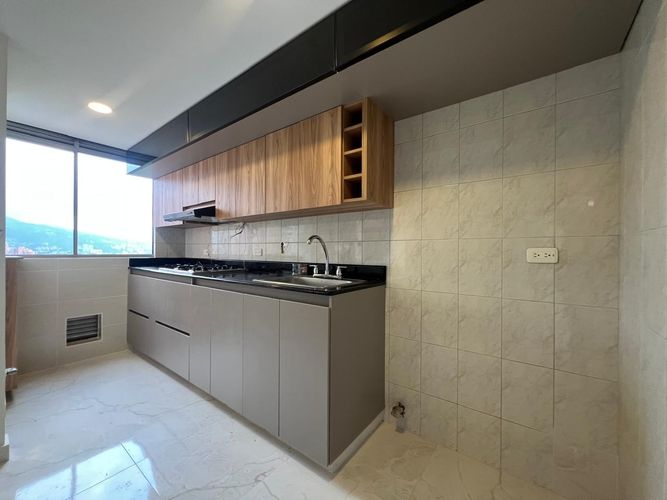 Apartamento de 3 alcobas en arriendo en El Poblado, Medellín, 89 m² · foto 4 de 18