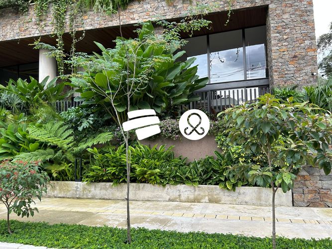 Apartamento de 2 alcobas en venta en El Diamante No. 2, Medellín, 243 m² · foto 4 de 14