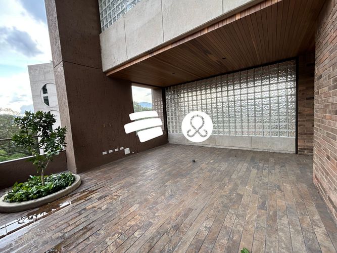 Apartamento de 2 alcobas en venta en El Diamante No. 2, Medellín, 243 m² · foto 14 de 14