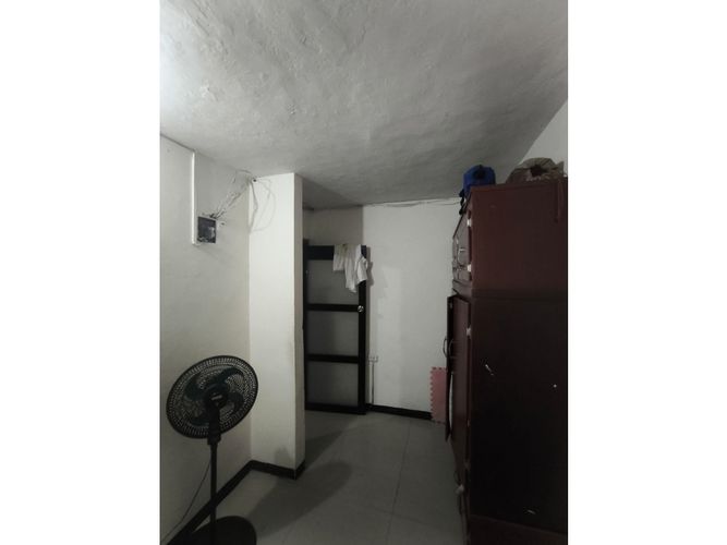 Apartamento en venta en La Milagrosa, Medellín · foto 4 de 19