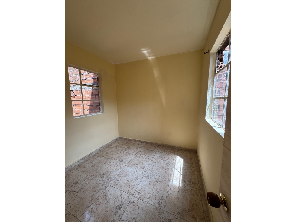 Apartamento en venta en La Milagrosa, Medellín · foto 7 de 19