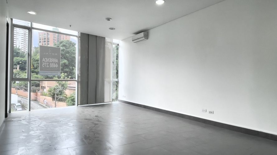 Oficina en venta en Manila, Medellín, 50 m² · foto 3 de 10