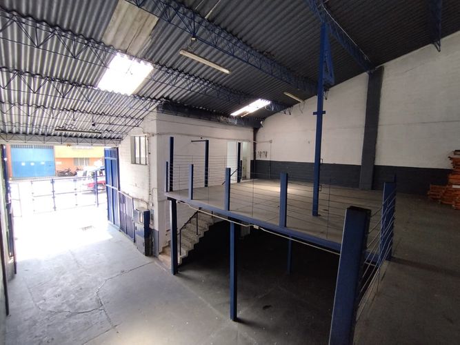 Bodega en arriendo en San Fernando, Itagüí, 890 m² · foto 4 de 14