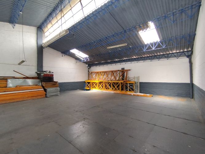 Bodega en arriendo en San Fernando, Itagüí, 890 m² · foto 6 de 14