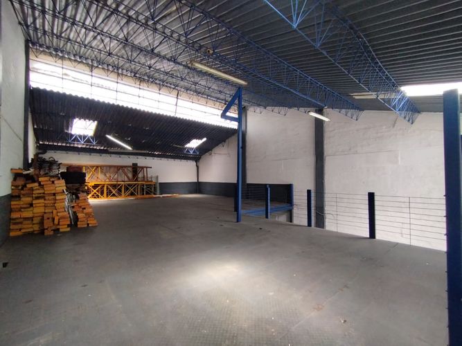 Bodega en arriendo en San Fernando, Itagüí, 890 m² · foto 7 de 14