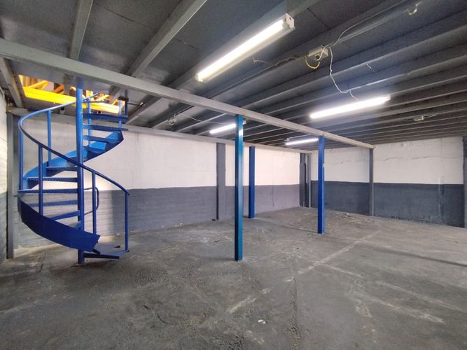 Bodega en arriendo en San Fernando, Itagüí, 890 m² · foto 11 de 14