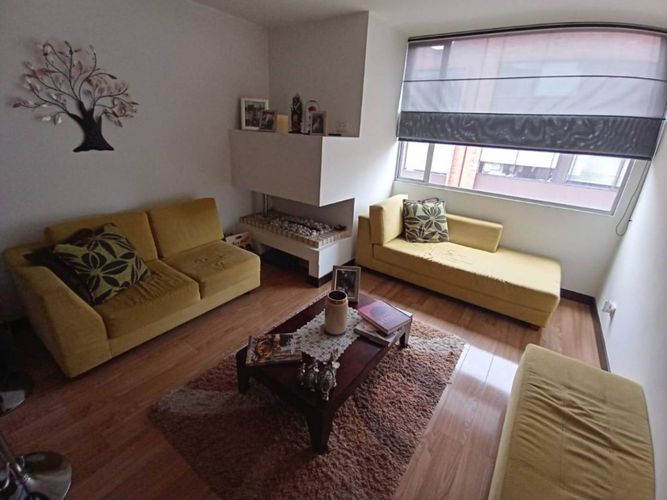 Apartamento de 3 alcobas en venta en La Carolina, Bogotá, 111 m² · foto 2 de 19