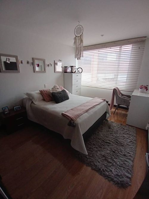 Apartamento de 3 alcobas en venta en La Carolina, Bogotá, 111 m² · foto 4 de 19