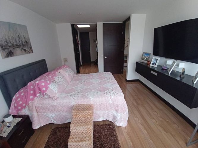 Apartamento de 3 alcobas en venta en La Carolina, Bogotá, 111 m² · foto 5 de 19