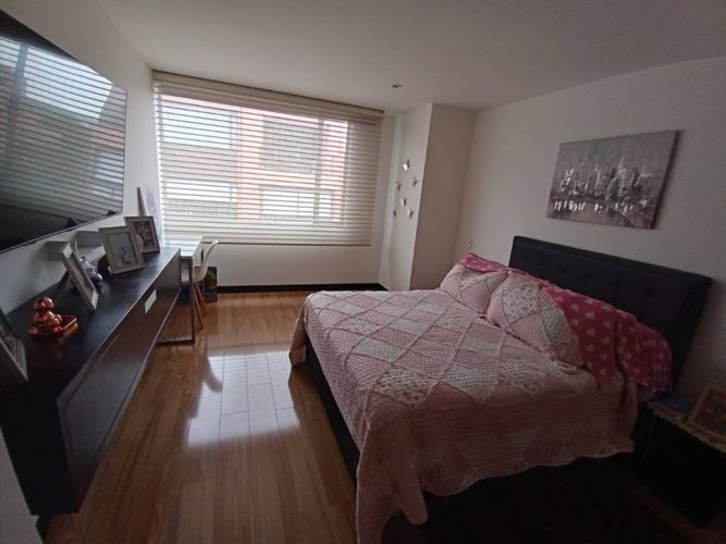 Apartamento de 3 alcobas en venta en La Carolina, Bogotá, 111 m² · foto 6 de 19