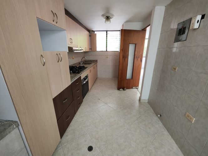 Apartamento de 3 alcobas en arriendo en Laureles, Medellín, 130 m² · foto 4 de 15