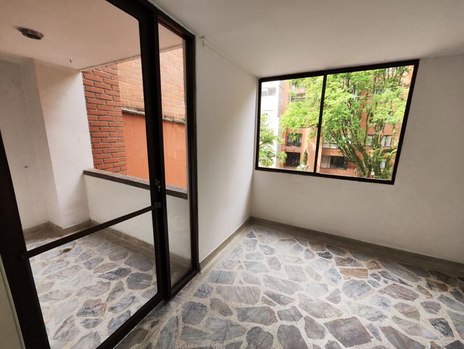Apartamento de 3 alcobas en arriendo en Laureles, Medellín, 130 m² · foto 5 de 15