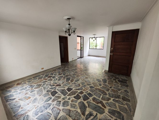 Apartamento de 3 alcobas en arriendo en Laureles, Medellín, 130 m² · foto 6 de 15