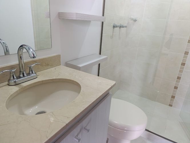 Apartamento de 2 alcobas en arriendo en El Poblado, Medellín, 76 m² · foto 16 de 17
