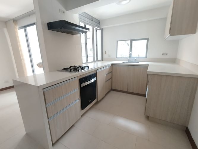 Apartamento de 2 alcobas en arriendo en Loma Del Escobero, Envigado, 92 m² · foto 5 de 14