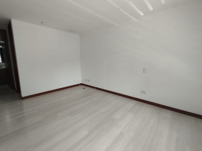 Apartamento de 2 alcobas en arriendo en Loma Del Escobero, Envigado, 92 m² · foto 13 de 14