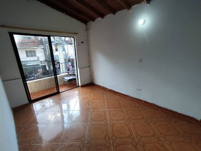 Edificio en venta en Manrique Central, Medellín, 272 m² · foto 6 de 10