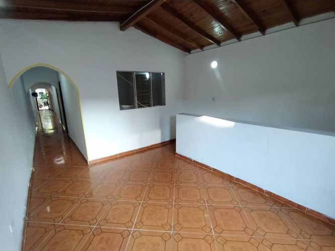 Edificio en venta en Manrique Central, Medellín, 272 m² · foto 8 de 10