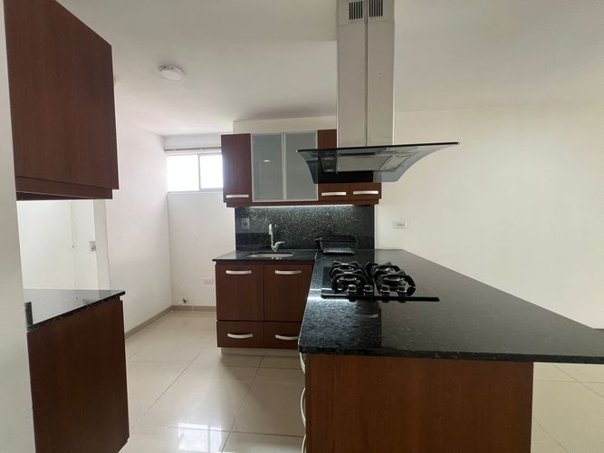 Apartamento de 3 alcobas en arriendo en Cumbres, Envigado, 102 m² · foto 5 de 17