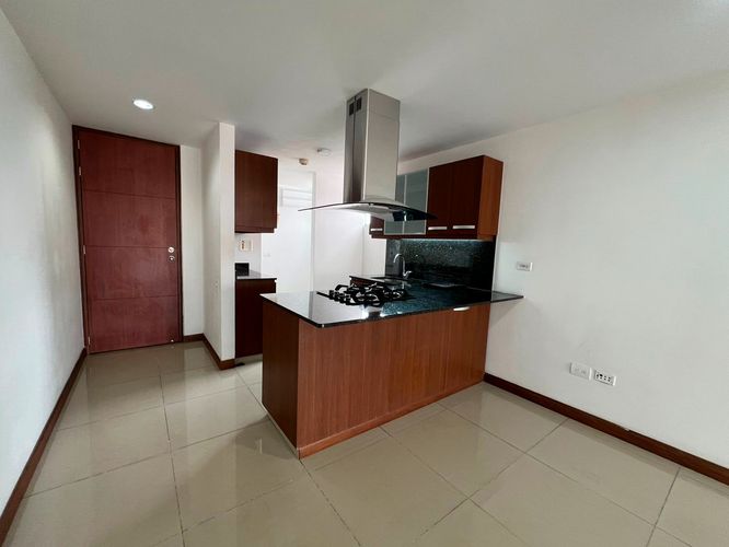 Apartamento de 3 alcobas en arriendo en Cumbres, Envigado, 102 m² · foto 7 de 17
