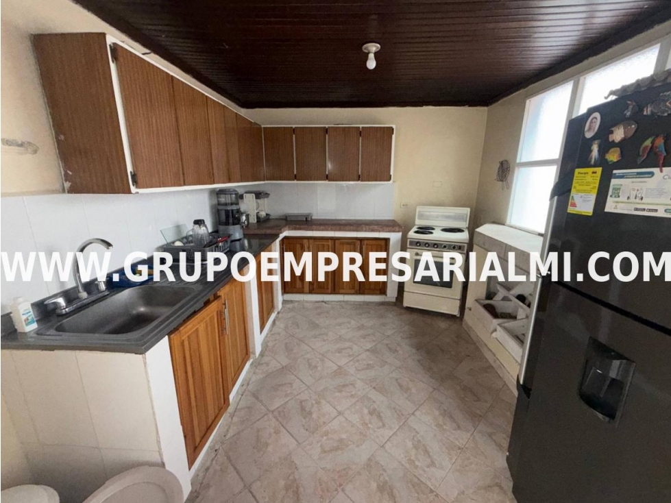 Apartaestudio en venta en Laureles, Medellín 3