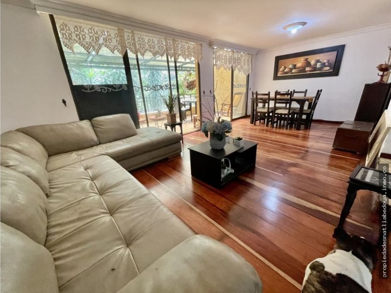 Apartamento de 5 alcobas en venta en El Diamante No. 2, Medellín, 283 m² · foto 3 de 13