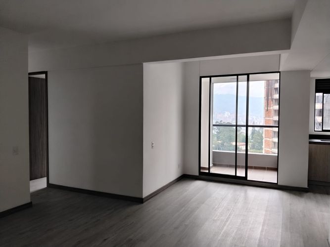 Apartamento de 3 alcobas en arriendo en La Florida, Medellín, 76 m² · foto 2 de 18