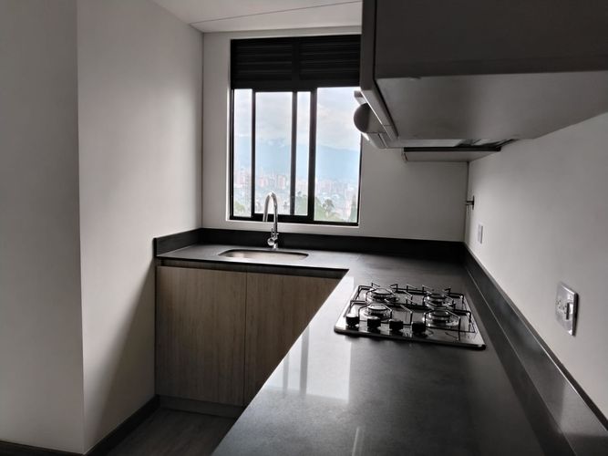 Apartamento de 3 alcobas en arriendo en La Florida, Medellín, 76 m² · foto 4 de 18