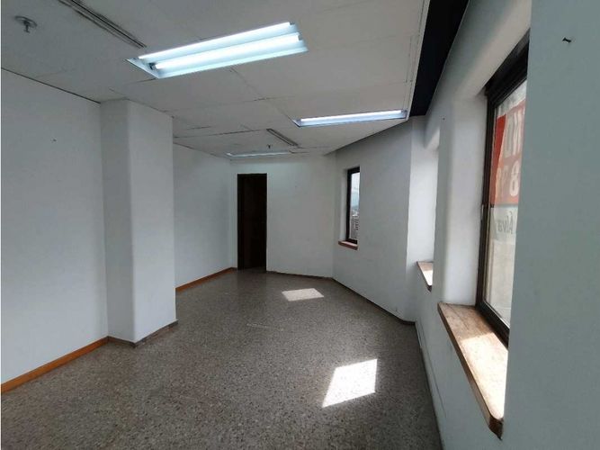 Oficina en arriendo en La Candelaria, Medellín, 77 m² · foto 6 de 12