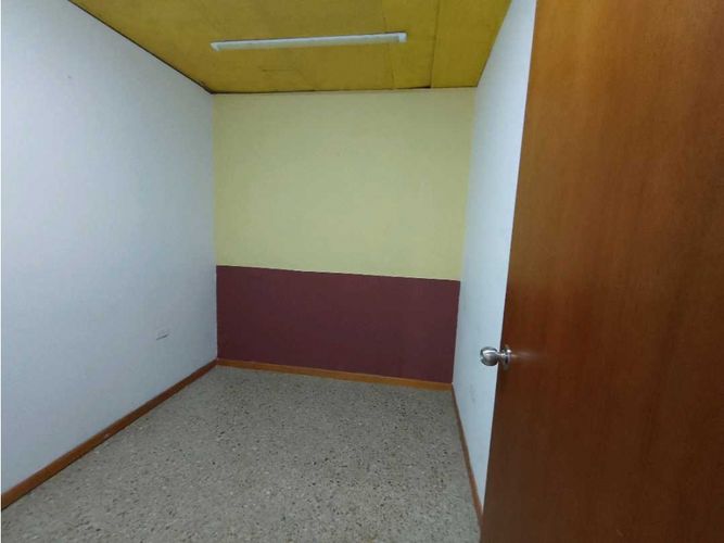Oficina en arriendo en La Candelaria, Medellín, 77 m² · foto 11 de 12