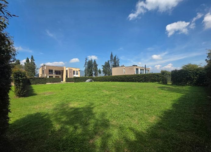 Lote en venta en Hatogrande, Sopó, 1014 m² · foto 2 de 17