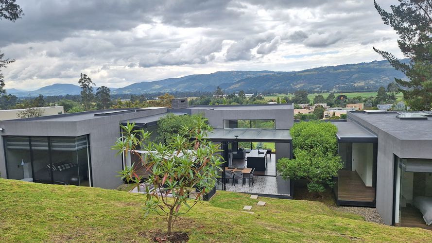 Casa de 3 alcobas en venta en Meusa, Sopó, 254 m² · foto 2 de 24
