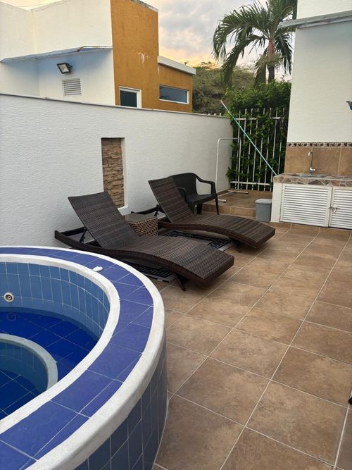 Casa de 3 alcobas en venta en Girardot, Girardot, 356 m² · foto 14 de 16