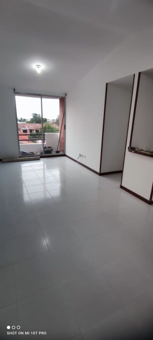 Apartamento de 3 alcobas en venta en Santa Anita, Cali, 73 m² · foto 1 de 19
